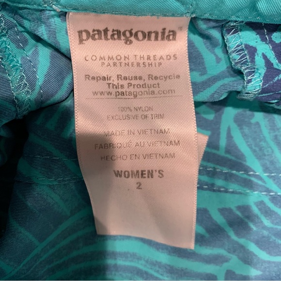 Patagonia Women’s Wavefarer Board Shorts. Size 2.  Great condition! - Picture 11 of 12